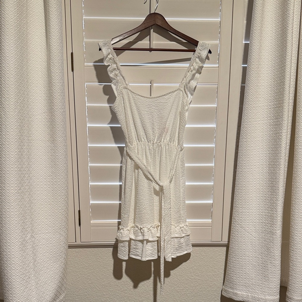 Textured Sleeveless White Dress with Tie in Front